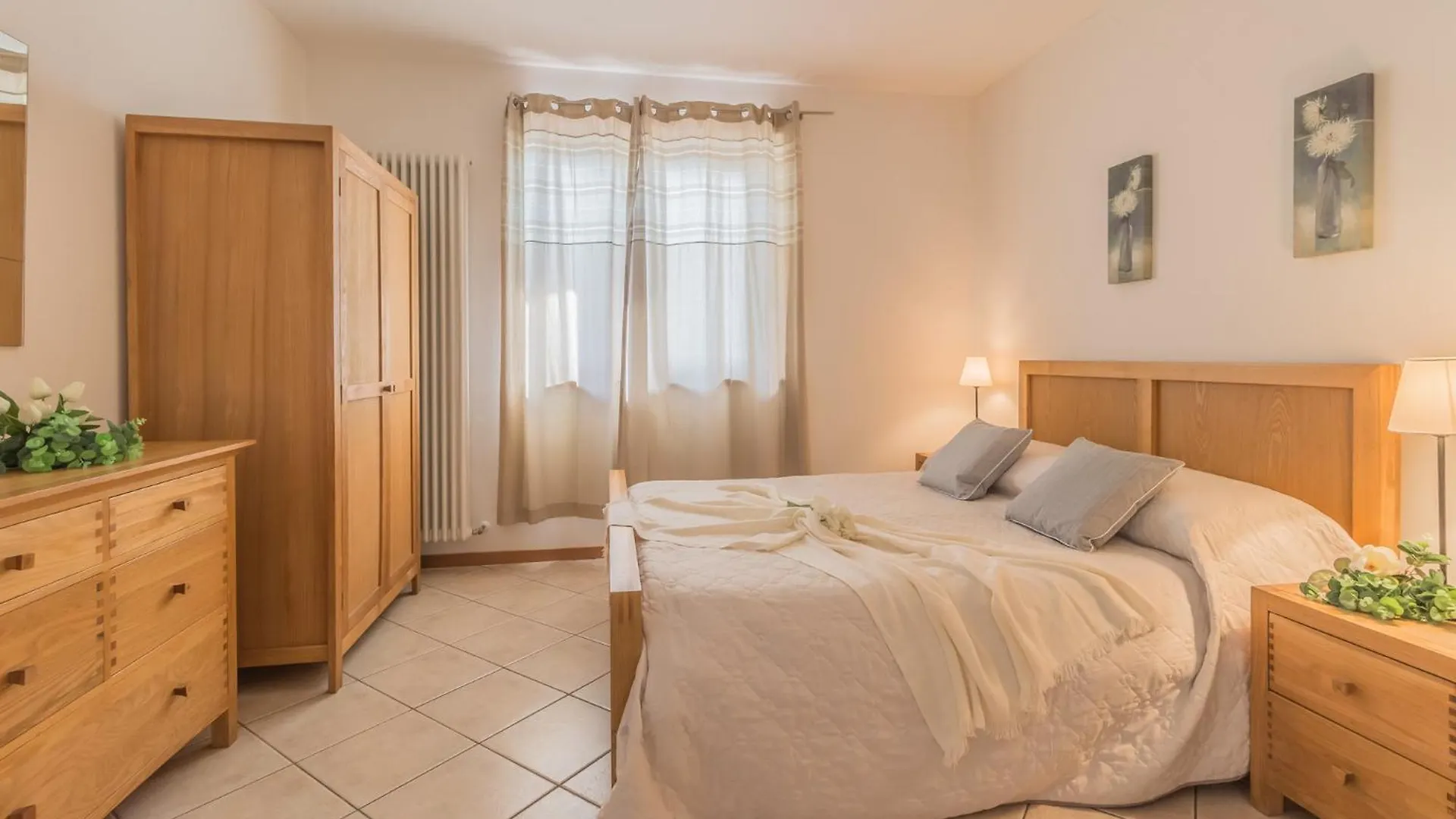 Golden View Apartment Перледо 0*,  Италия