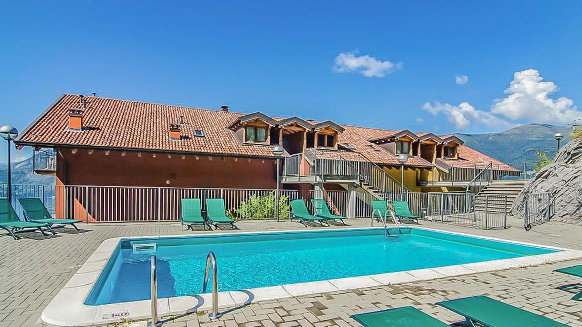 Golden View Apartment Perledo İtalya