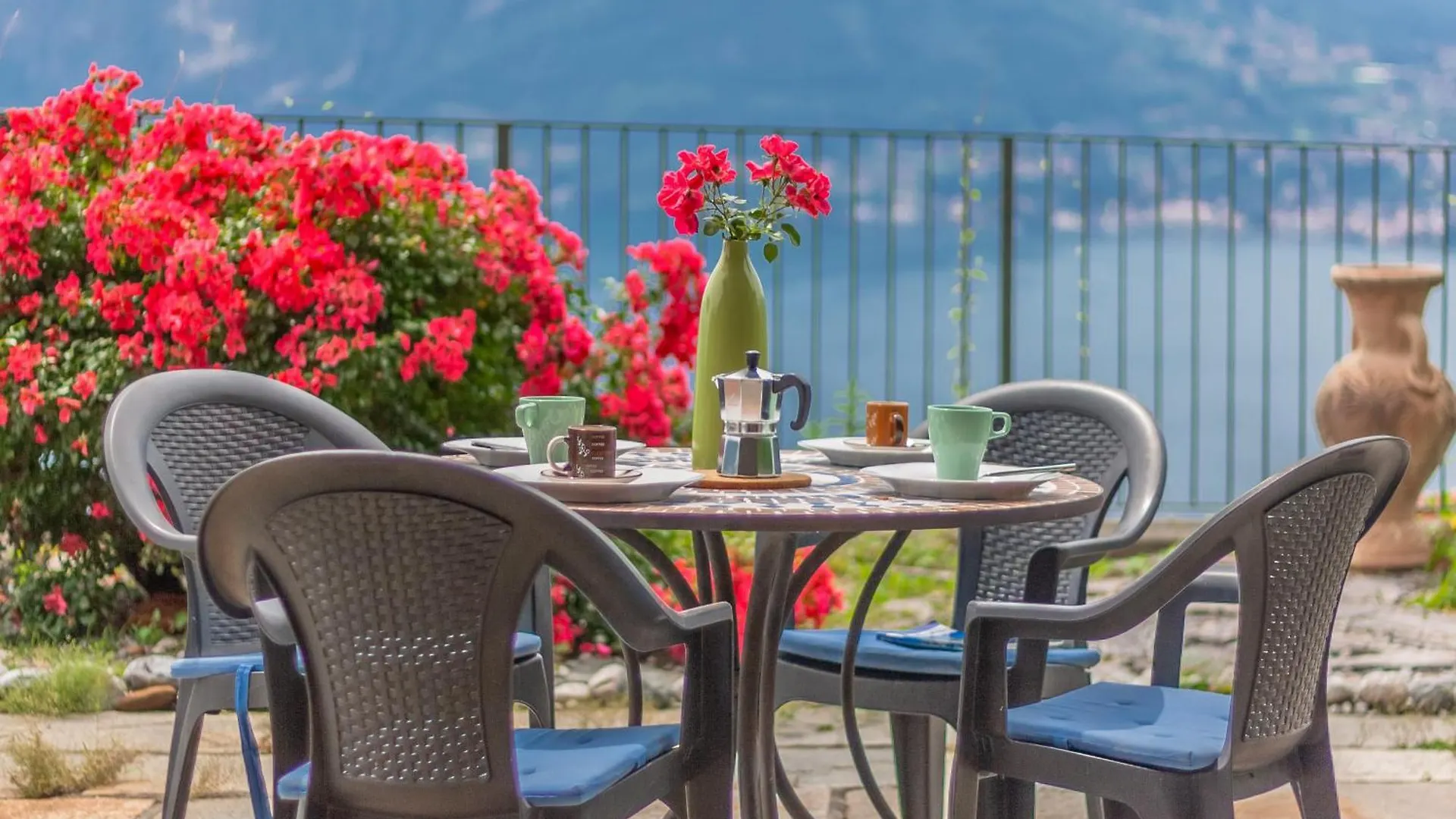 Golden View Apartment Перледо