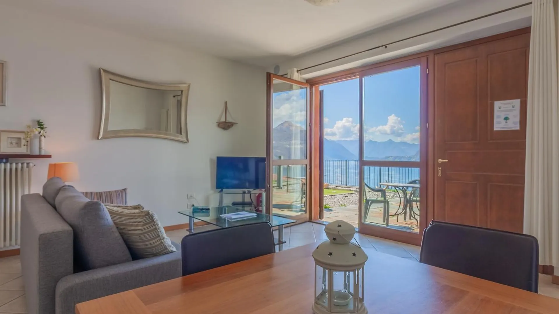 Golden View Apartment Перледо Италия